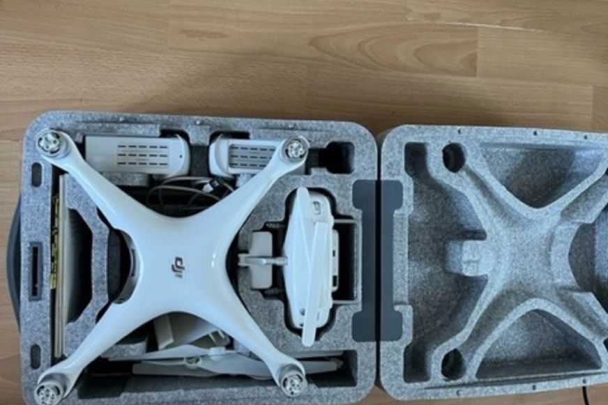 DJi Phantom 4 Drohne Lieferumfang im Koffer